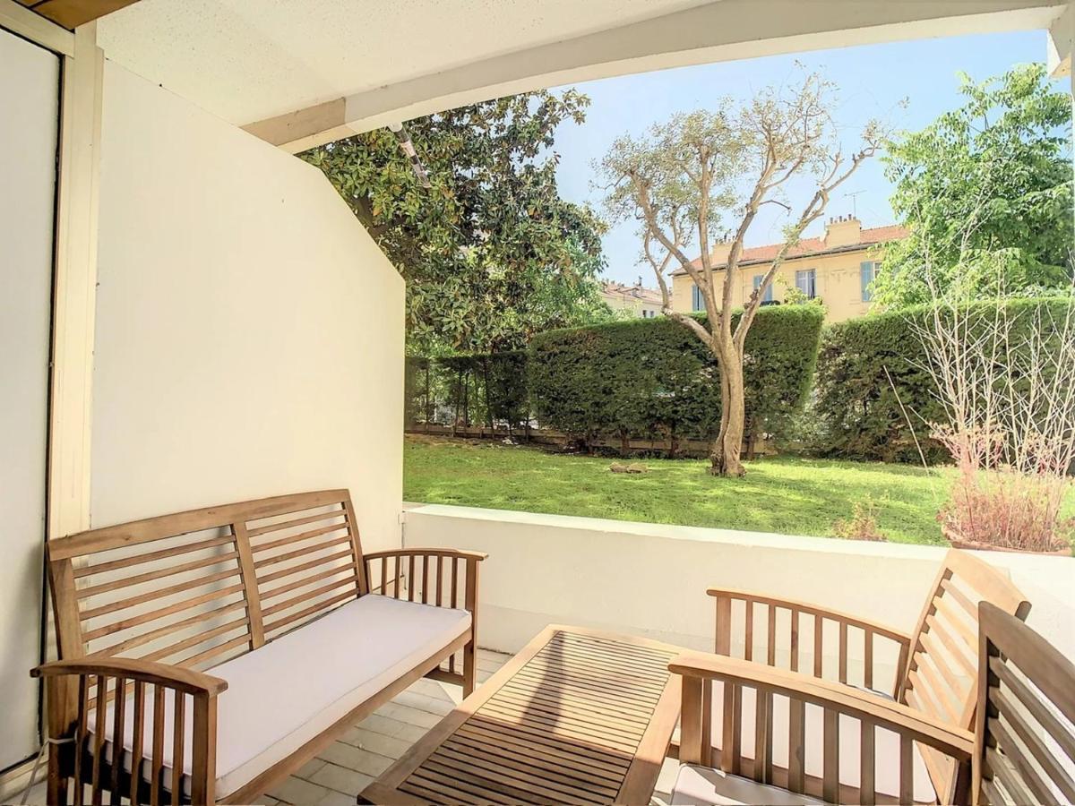 Superbe Studio Terrasse Centre Ville Et Plages A Pieds Cannes Exterior photo